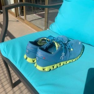 On Cloud shoes | womens size 11